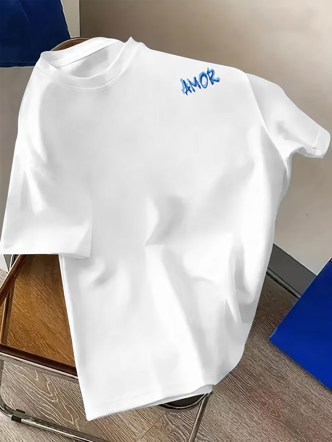 Blau-schwarzes Graffiti-T-Shir – Street Fashion Graffiti Bewertung und Preis